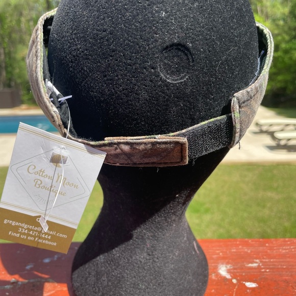 Duck commander pink embroidered visor. - Picture 4 of 5